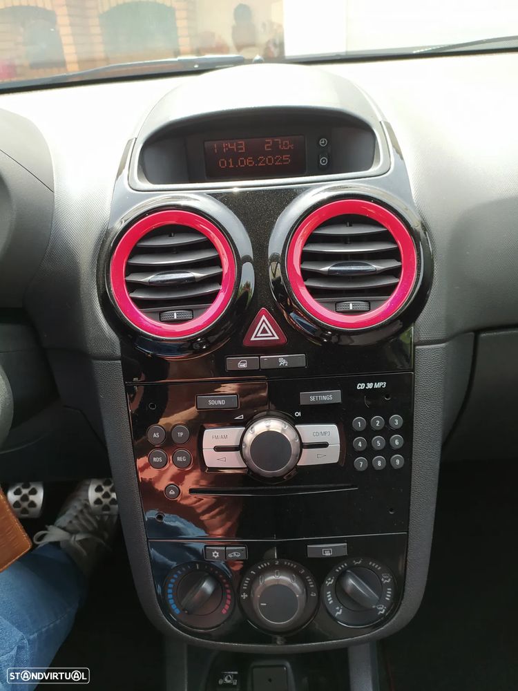 Opel Corsa 1.2 Black Edition - 9