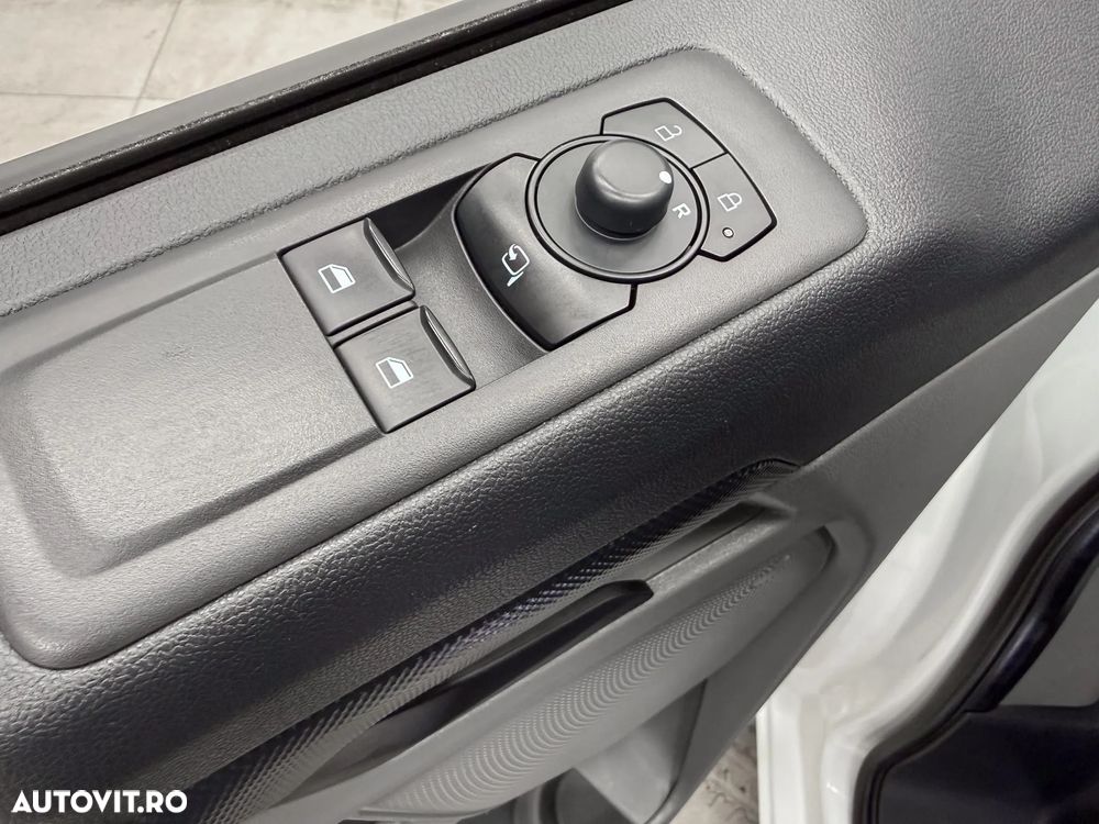 Ford TRANSIT CUSTOM L2 - 19