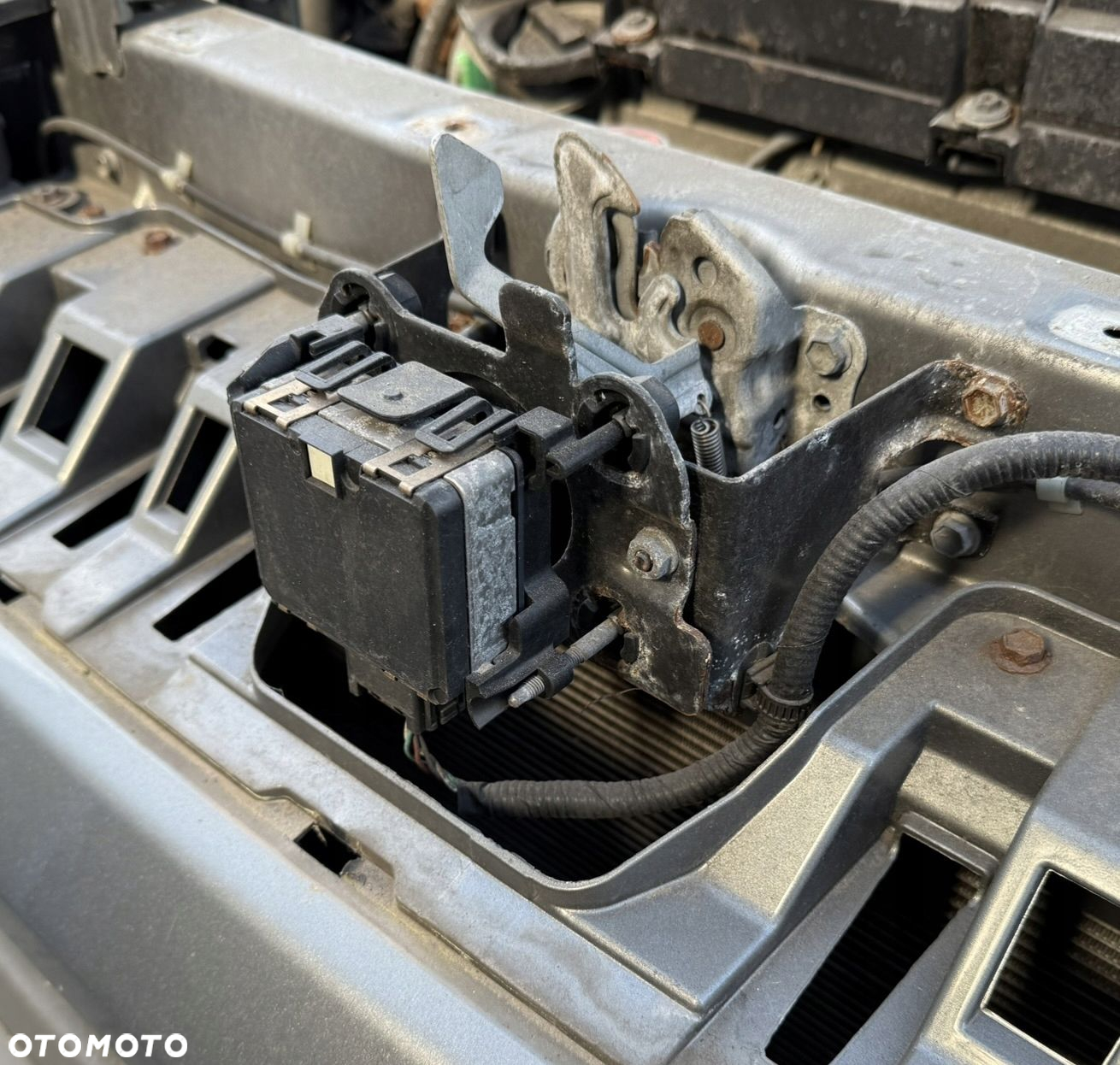 SUZUKI VITARA III 2015 Radar z mocowaniem - 2