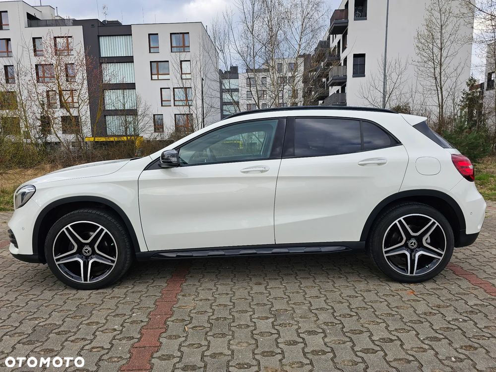 Mercedes-Benz GLA 200 7G-DCT AMG Line - 7
