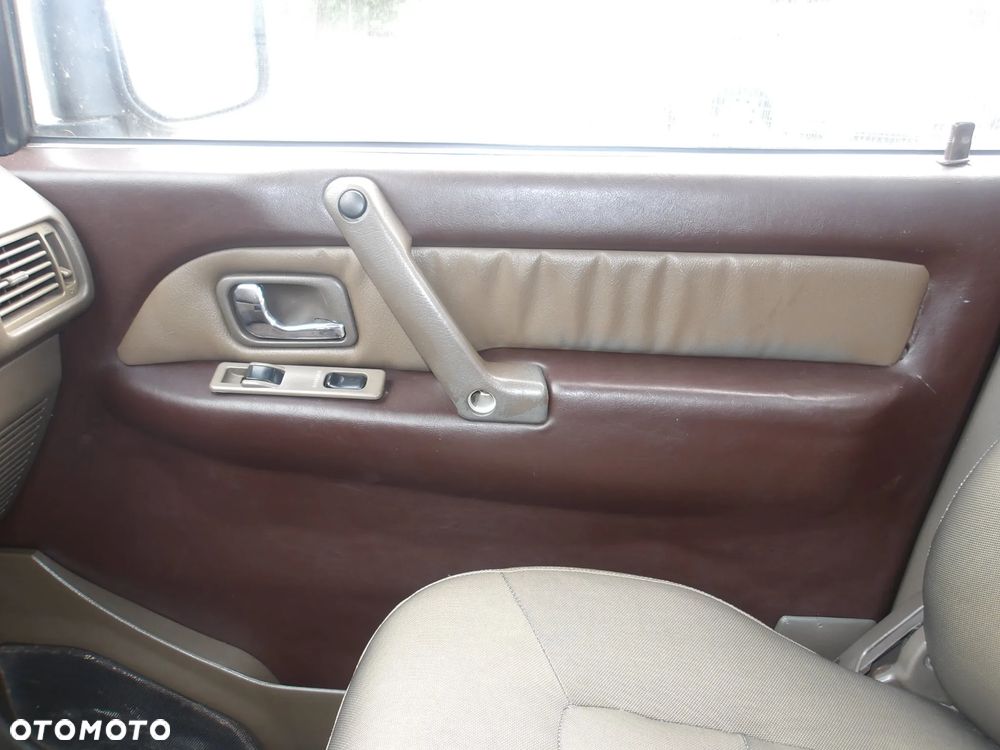 Mitsubishi Pajero - 27
