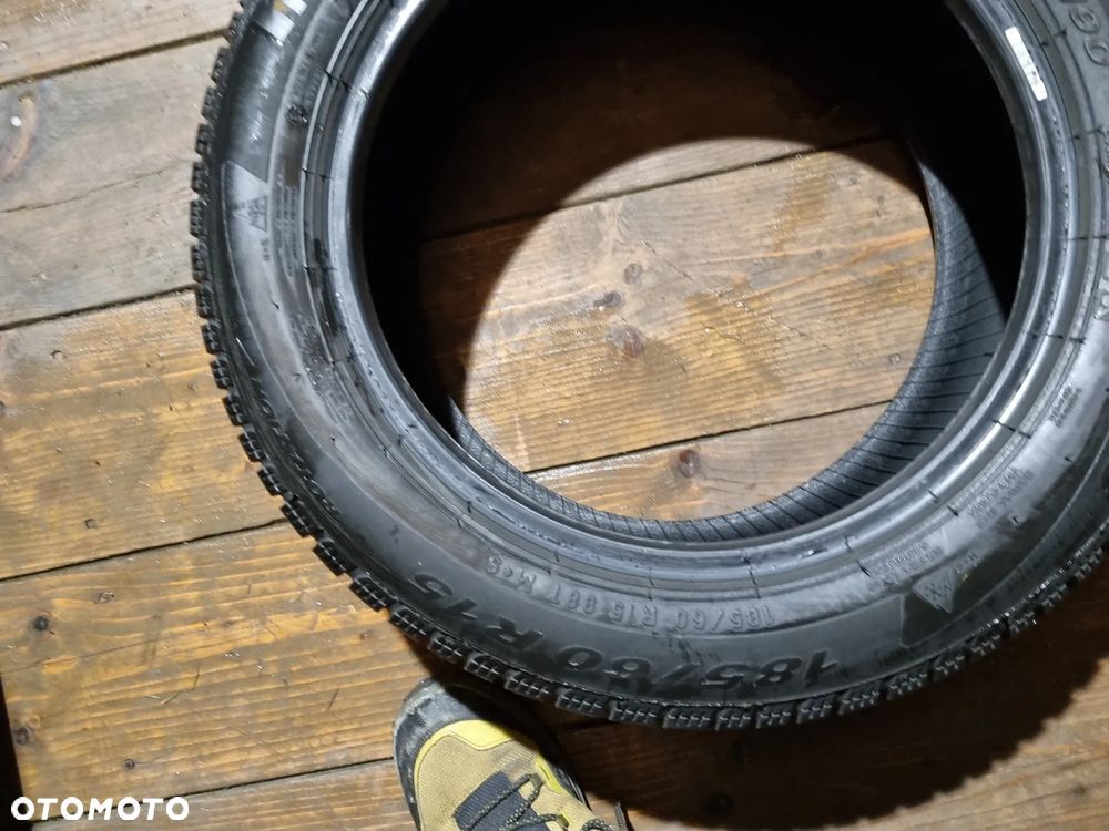 Opony Pirelli Winter 190 Snowcontrol Serie 3 185/60 R15 88T 2021r 5/4,5mm - 12
