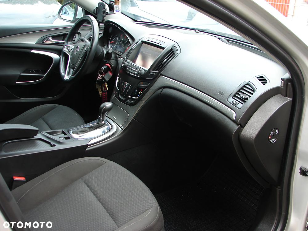 Opel Insignia - 12