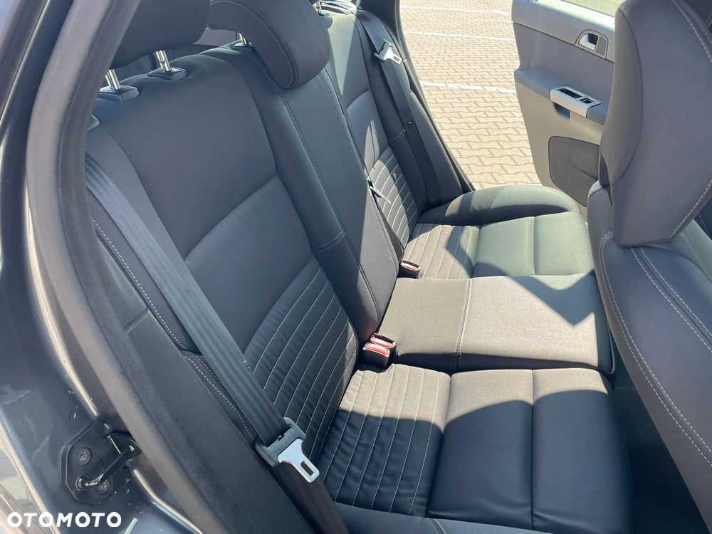 Volvo V50 2.0D Momentum - 16