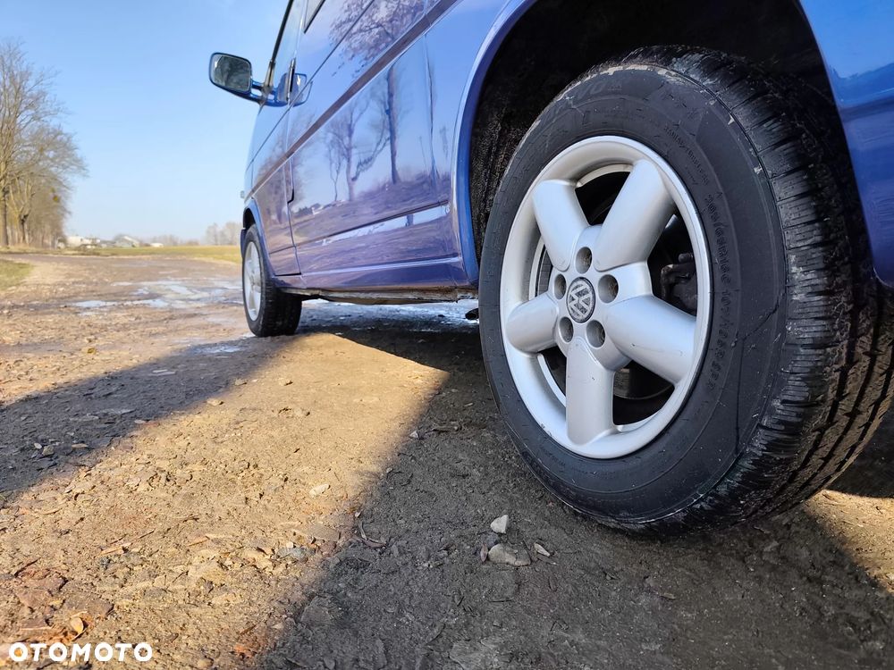 Volkswagen Multivan - 17