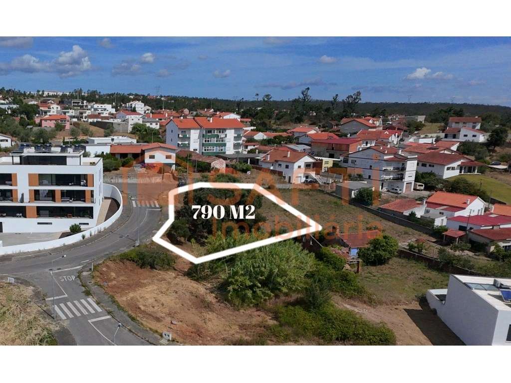 Terreno de 790 m² em Leiria para construir - Grande imagem: 2/27