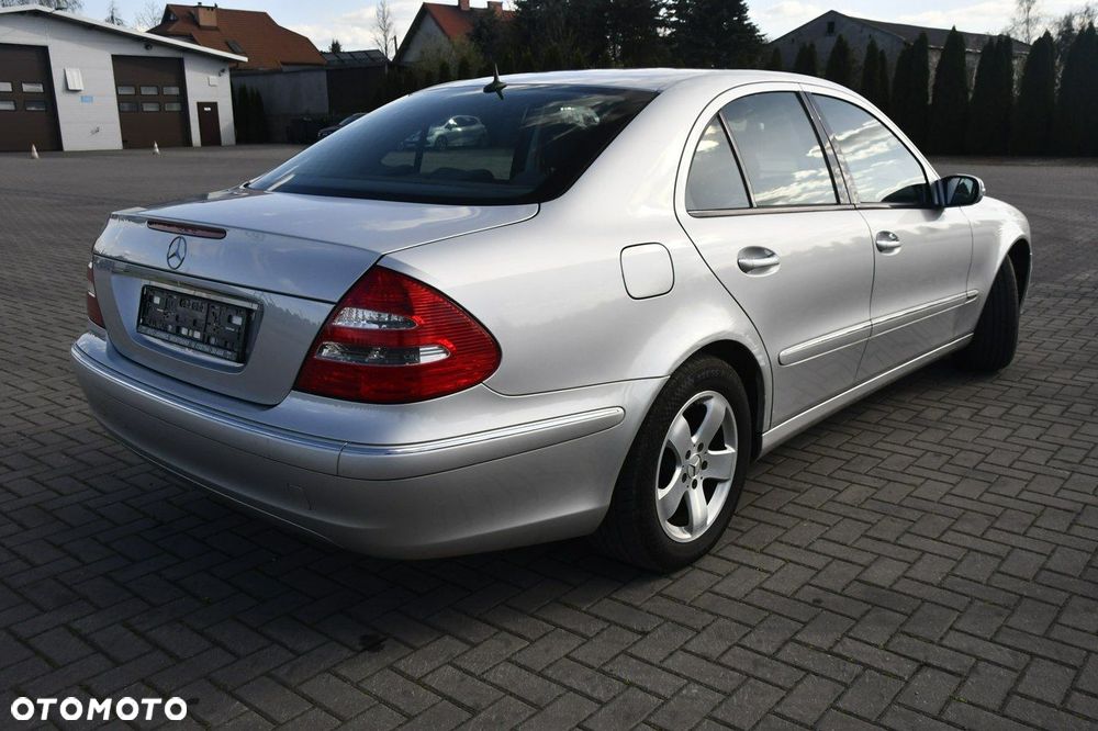Mercedes-Benz Klasa E - 9
