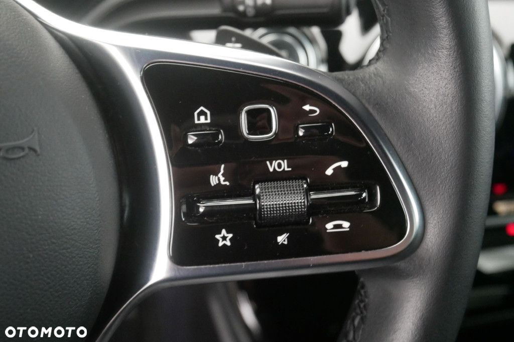 Mercedes-Benz CLA - 24