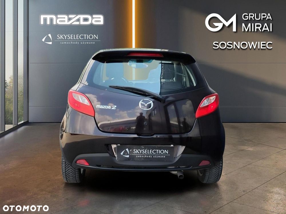Mazda 2 - 5