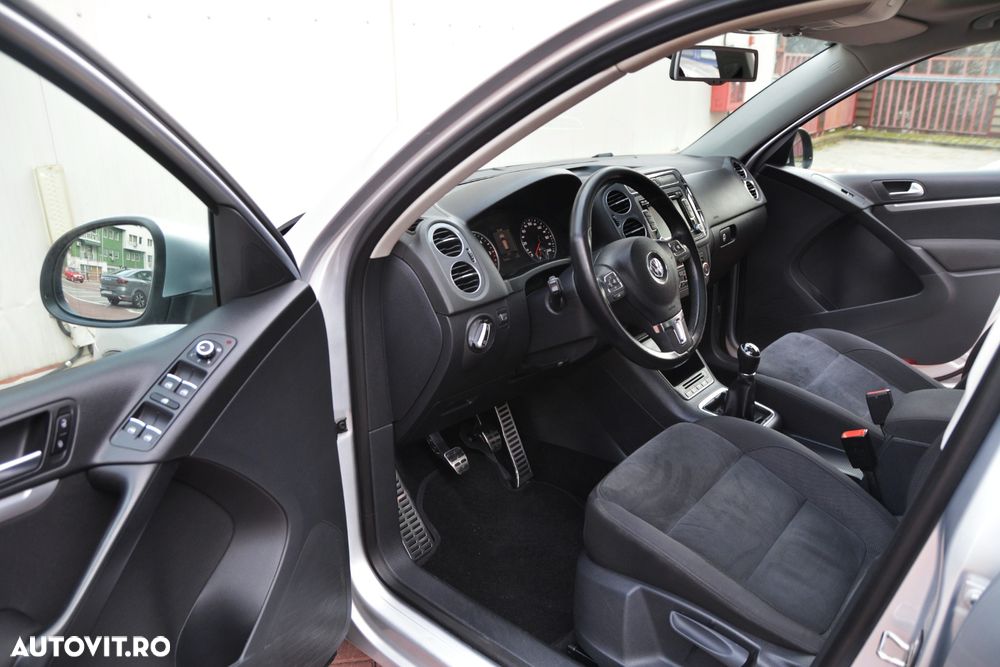 Volkswagen Tiguan 2.0 TDI SCR 4MOTION BlueMotion Technology Sport & Style - 16