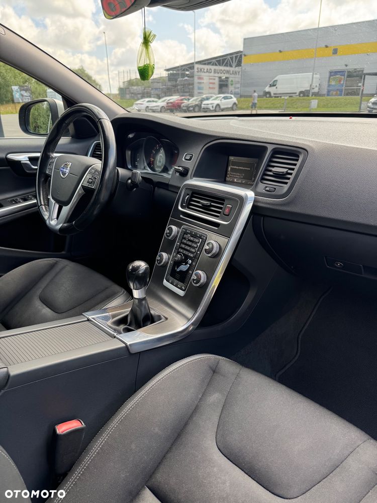 Volvo S60 T3 Momentum - 18