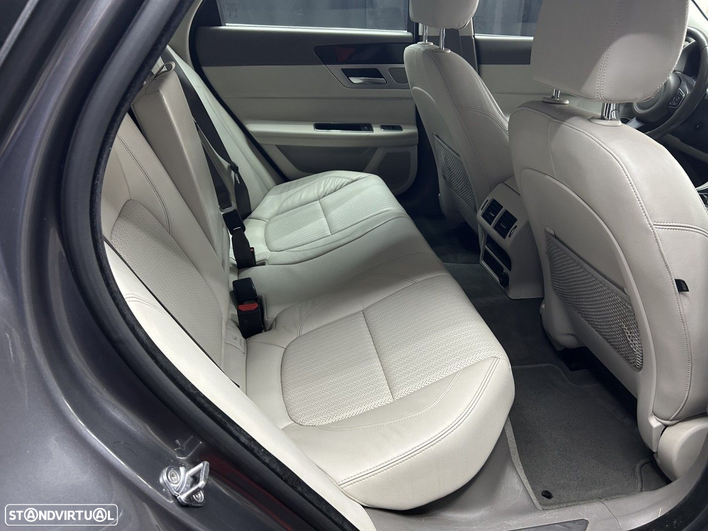 Jaguar XF 2.0 D Prestige Aut. - 15