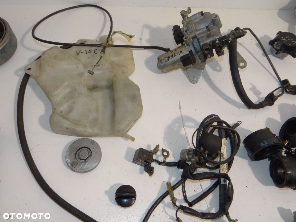 VFR 800 VTEC przekaźnii czujnik cewkofajka wałek rozrządu pokrywa krociec koło magnesowe R115 - 15