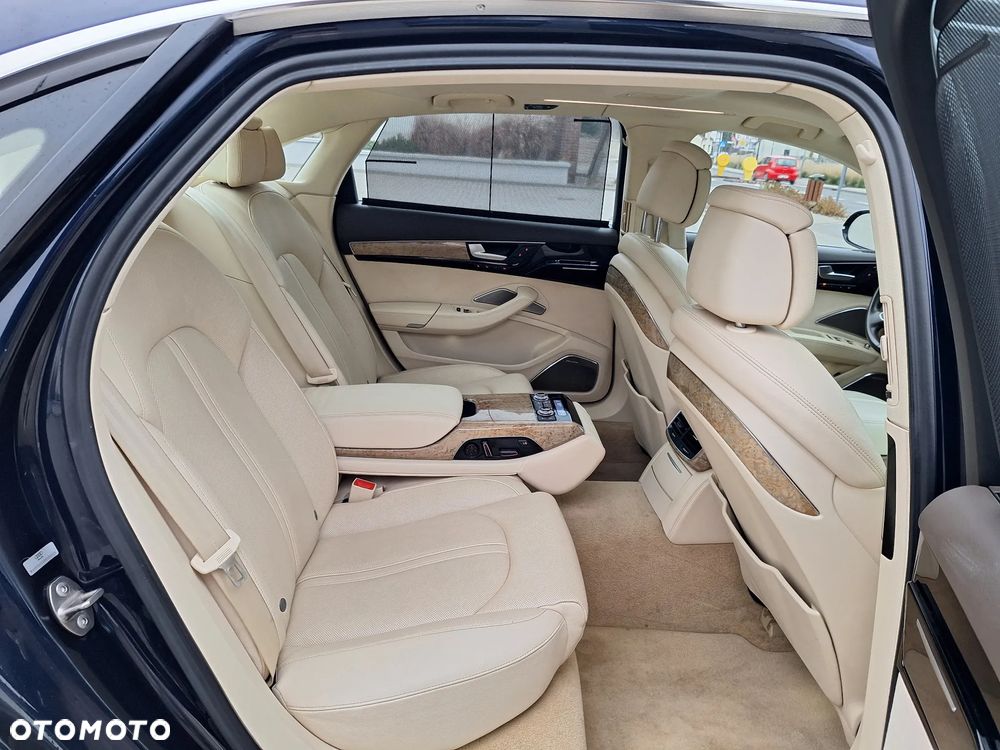 Audi A8 4.2 FSI L Quattro - 11
