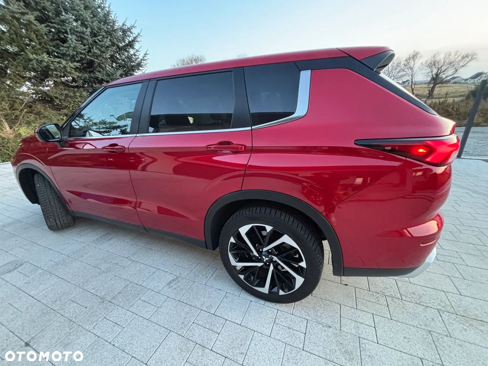 Mitsubishi Outlander - 4