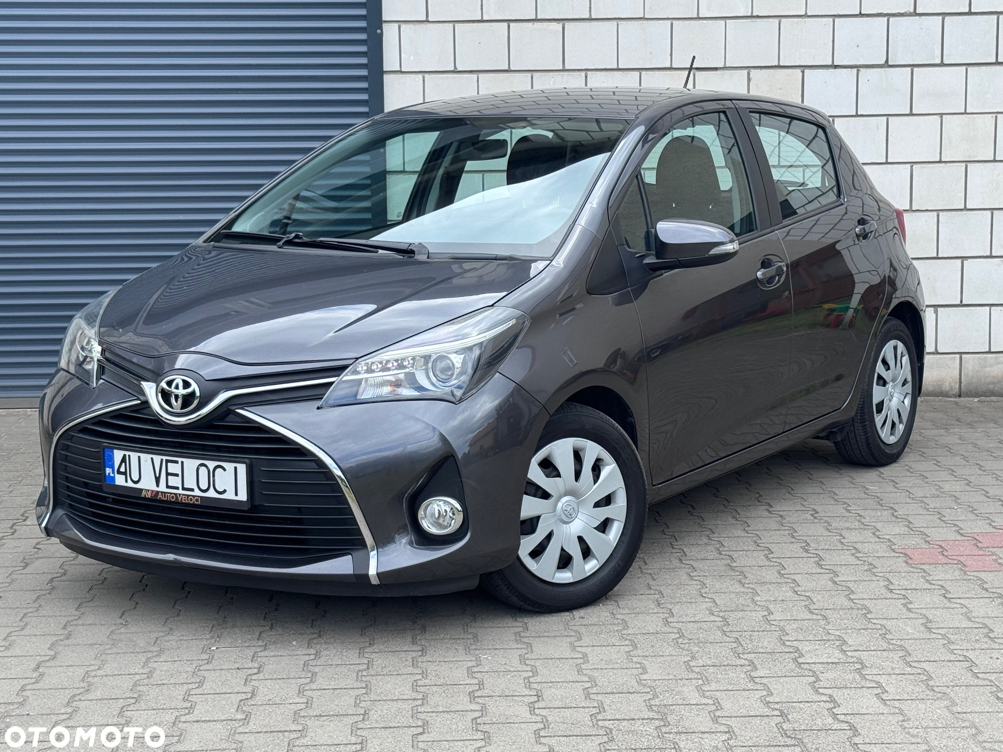 Toyota Yaris 1.0 Premium - 9