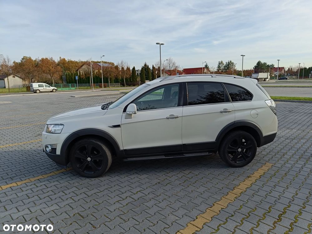 Chevrolet Captiva 2.2 d LTZ - 4