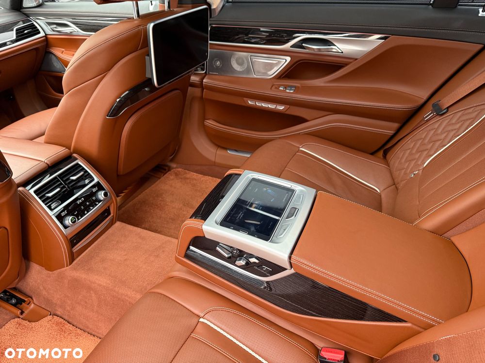 BMW Seria 7 - 37