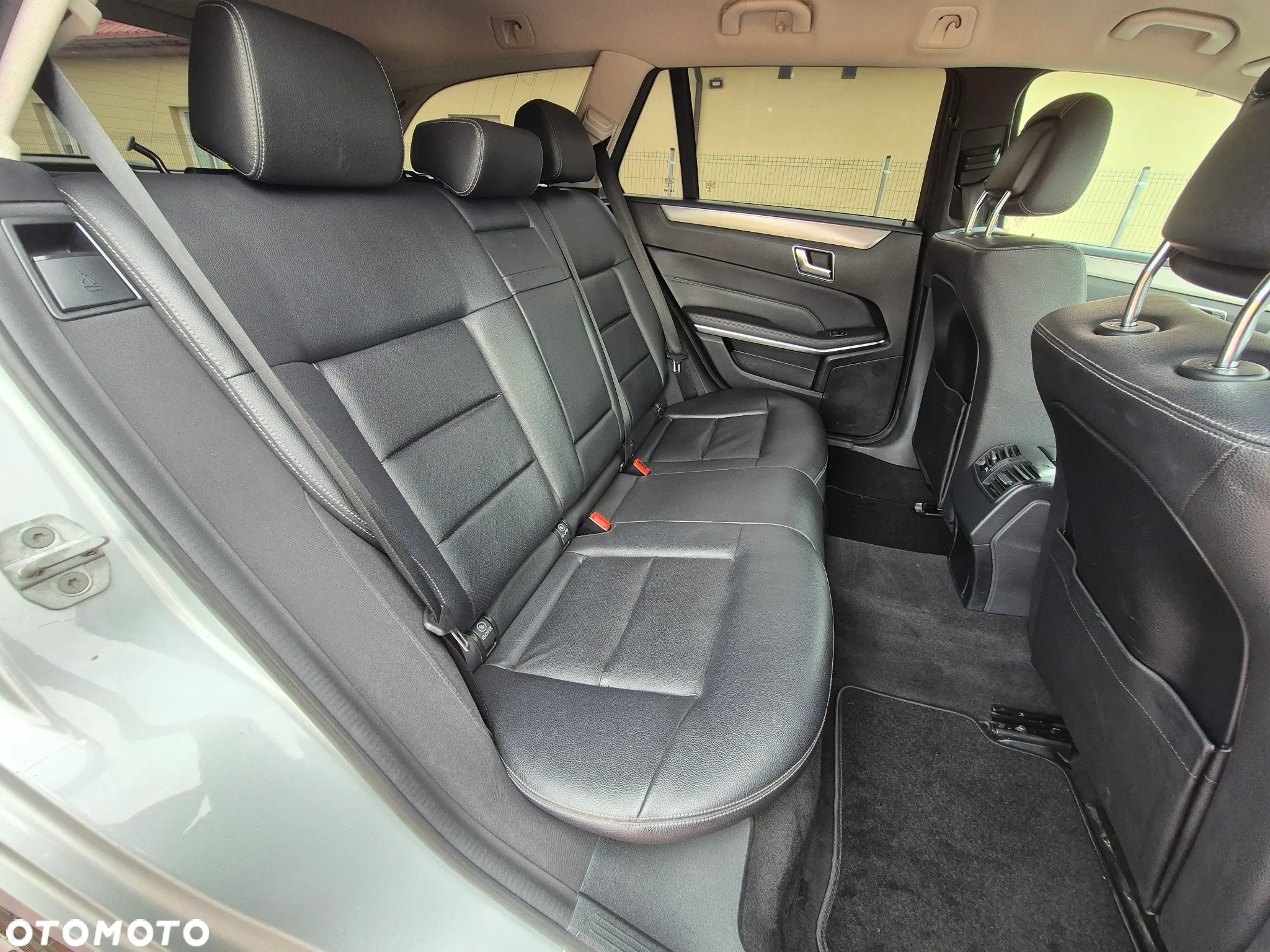Mercedes-Benz Klasa E 200 BlueTEC 7G-TRONIC Classic - 37
