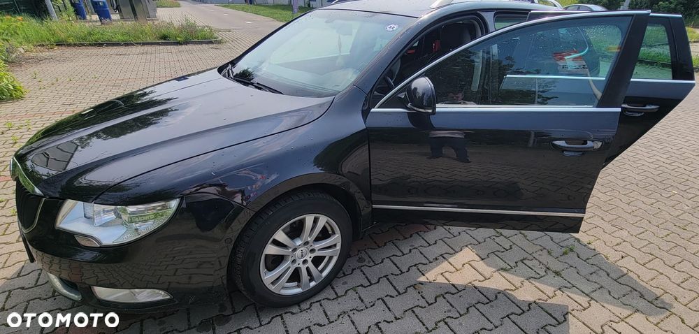 Skoda Superb 2.0 TDI DSG Exclusive - 1