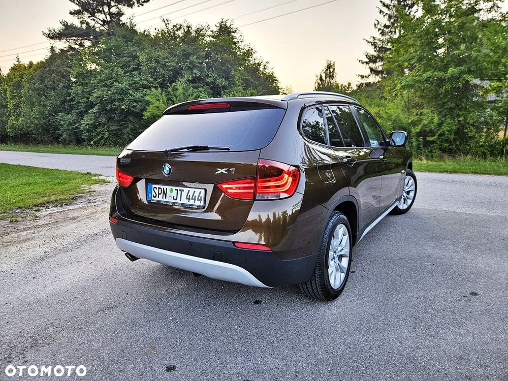 BMW X1 sDrive18i - 16