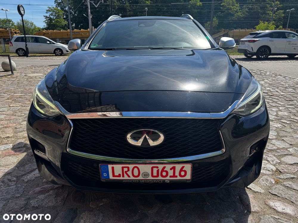 Infiniti Q30 2.0t DCT AWD Sport - 9