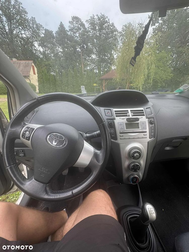 Toyota Yaris 1.4 D-4D - 7