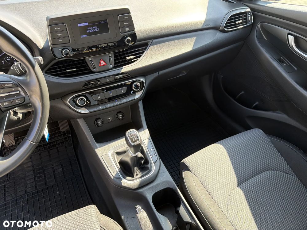 Hyundai i30 1.5 DPI Classic + - 8