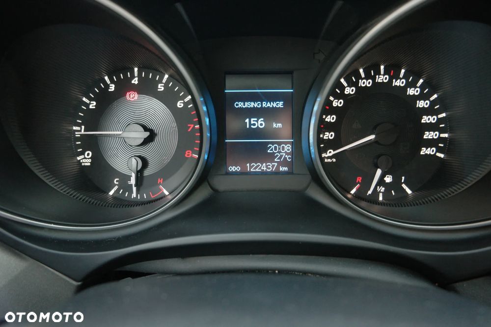Toyota Avensis 1.8 Active - 32