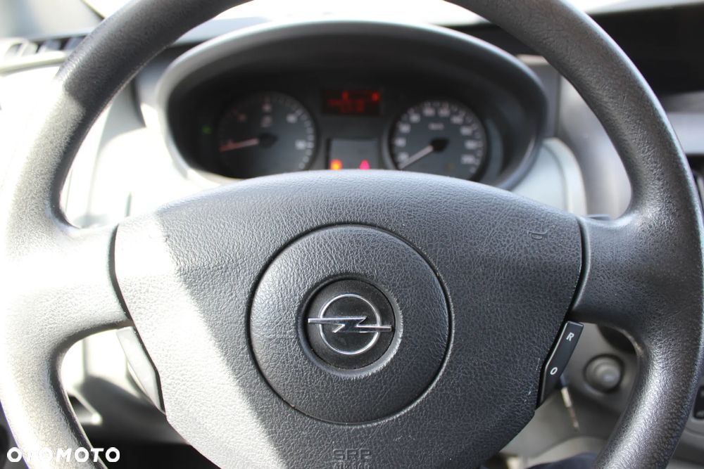 Opel Vivaro - 17