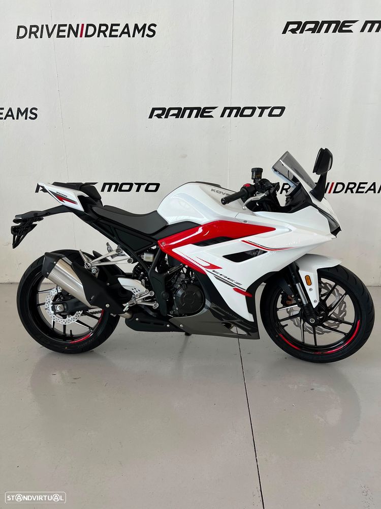 KOVE 350RR - CAMPEÃ MUNDIAL SUPERBIKES SSP300 2025 - 1