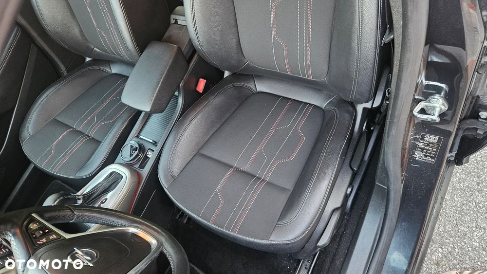 Opel Astra 1.4 Turbo Automatik 150 Jahre - 37