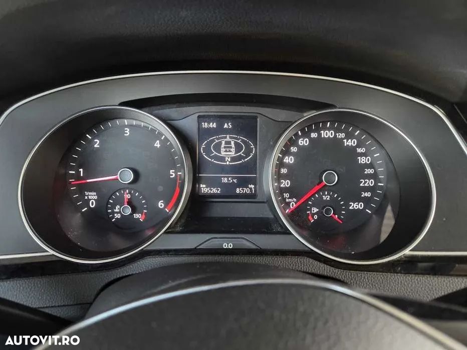 Volkswagen Passat - 3