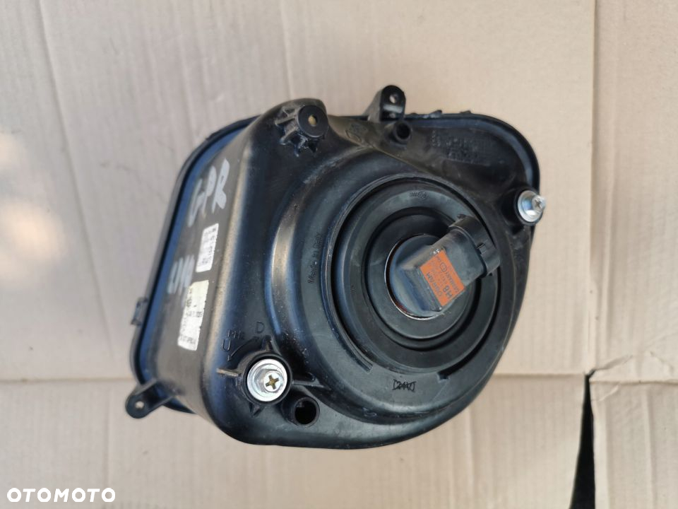 REFLEKTOR LAMPA prawa przód DERBI GPR 50/125 - 5