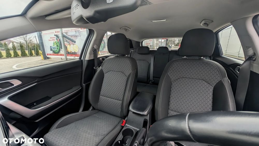 Kia Ceed 1.6 CRDi SCR M - 11