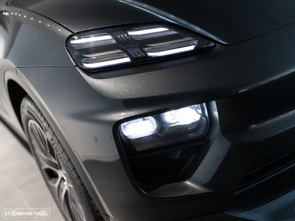 Porsche Macan Electric 4 - 14