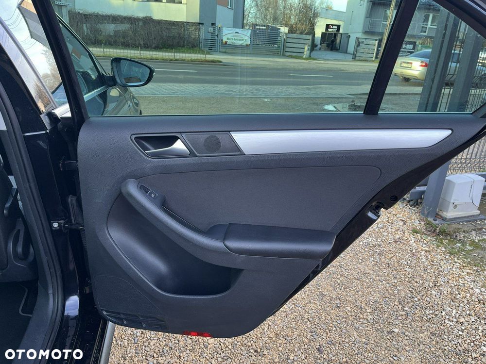 Volkswagen Jetta - 22