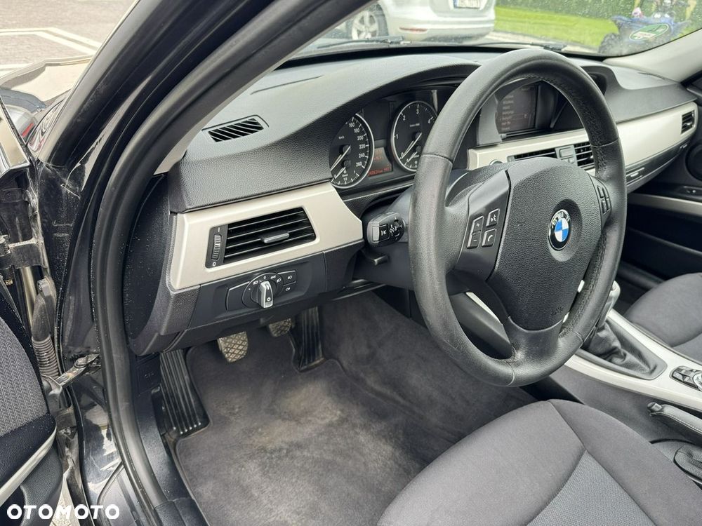 BMW Seria 3 318d DPF Edition Exclusive - 18