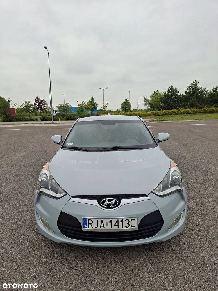 Hyundai Veloster - 2