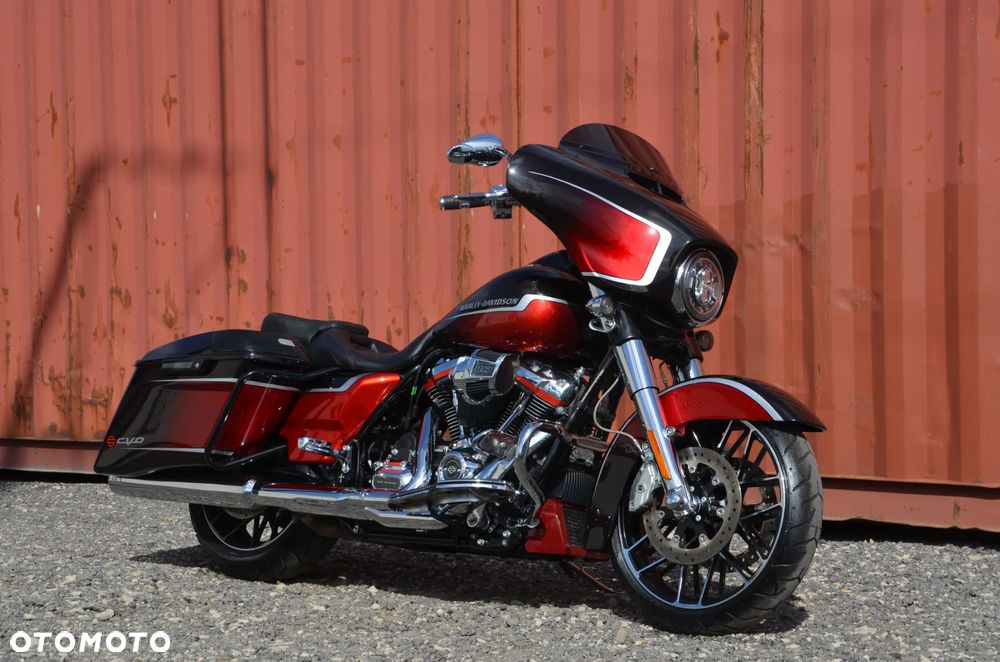 Harley-Davidson Touring Street Glide - 3