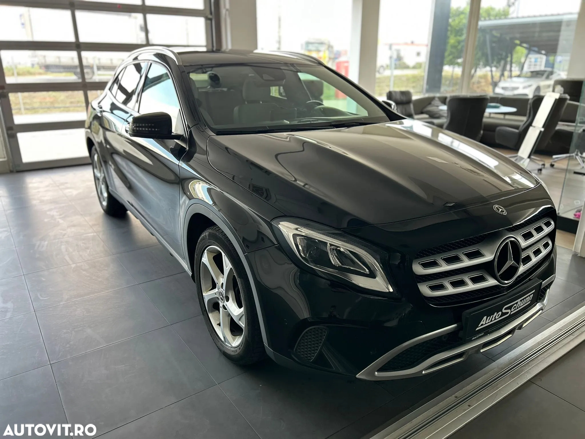 Mercedes-Benz GLA 200 d 7G-DCT Urban - 4