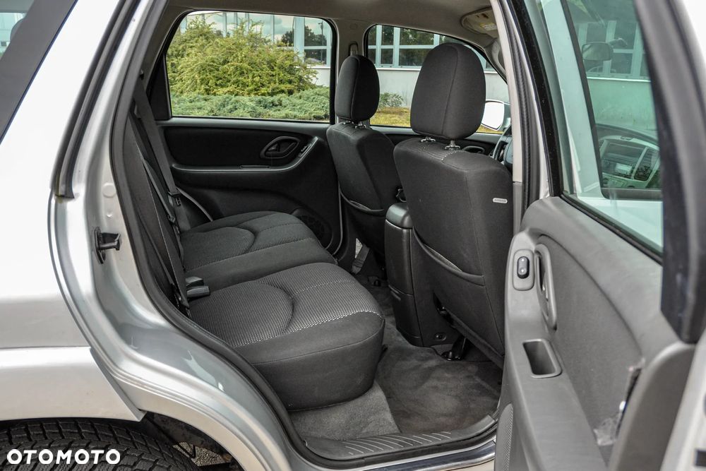 Mazda Tribute 2.3 Comfort - 12