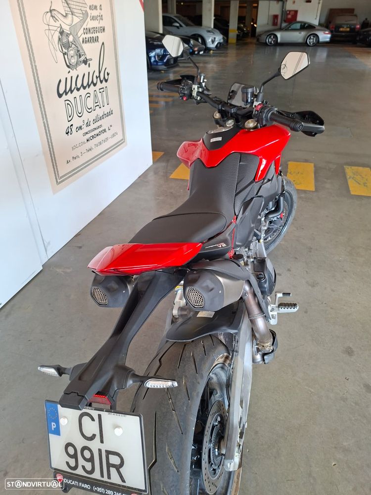 Ducati Hypermotard V2 - 11