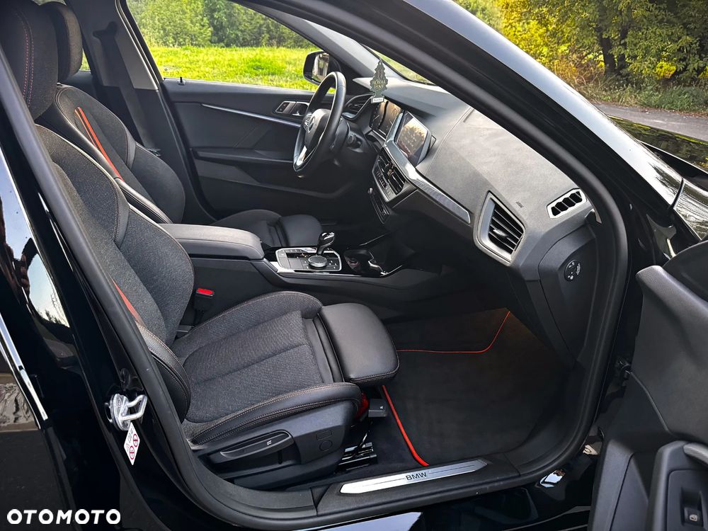BMW Seria 1 118i Sport Line - 26