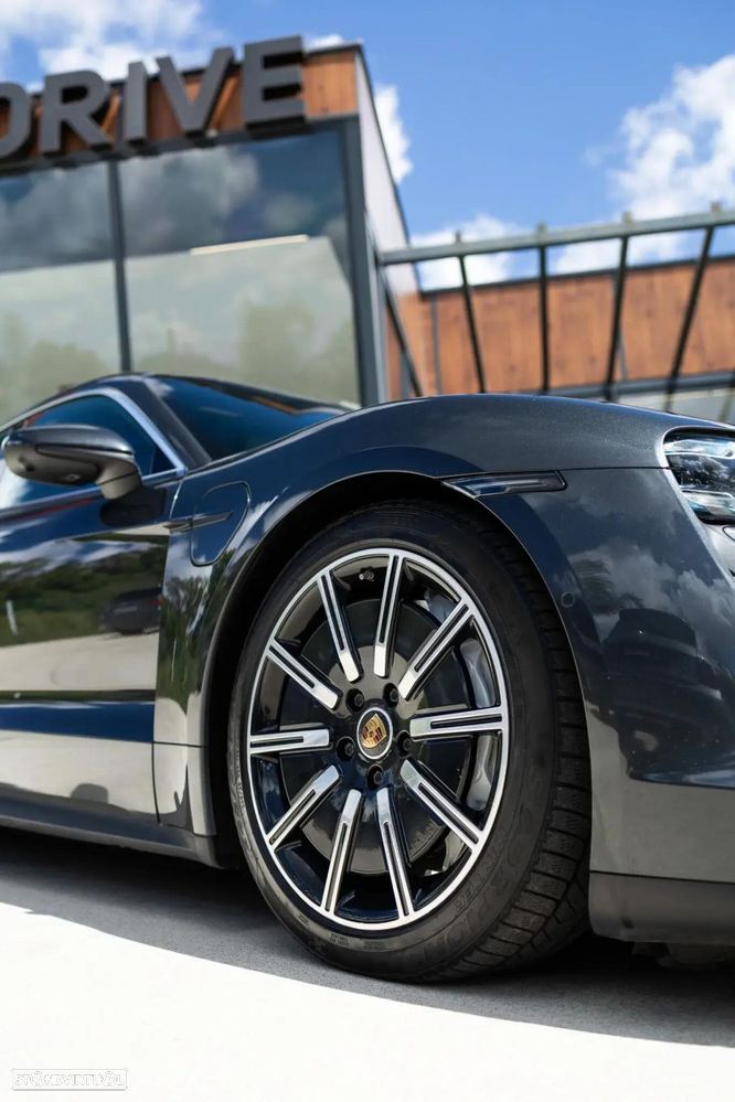 Porsche Taycan - 24