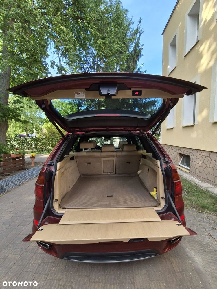 BMW X5 5.0i xDrive - 26