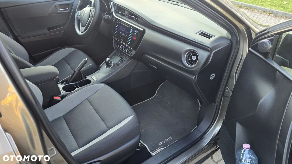 Toyota Auris - 13