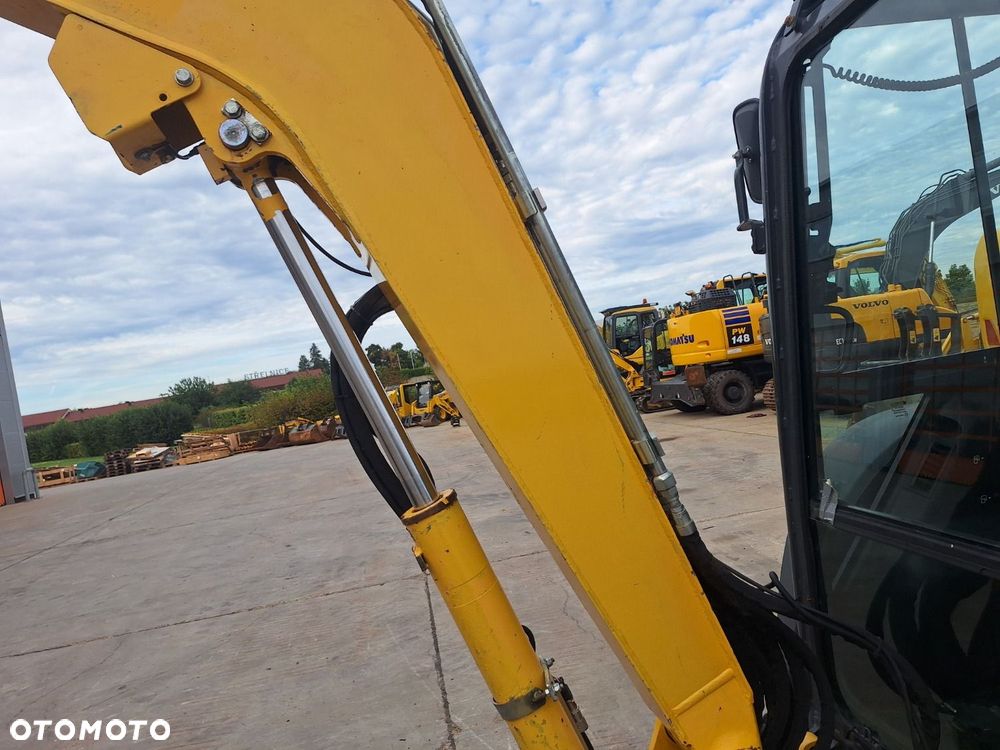Komatsu Pc 35 Mr - 3 - 21
