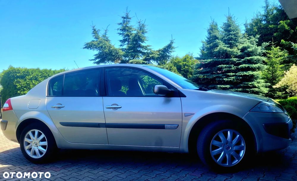 Renault Megane 1.6 16V Confort Dynamique - 3