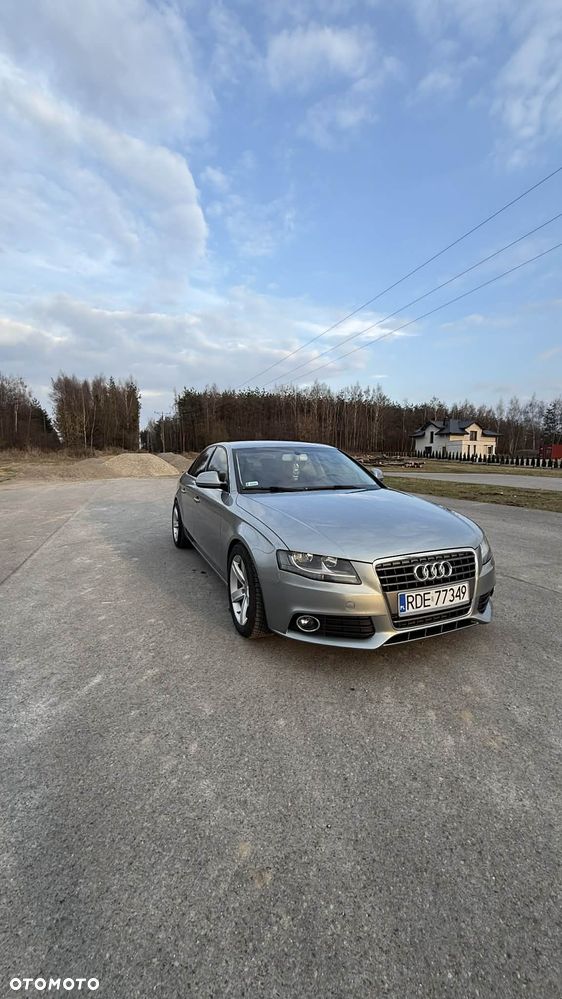 Audi A4 Limousine - 1